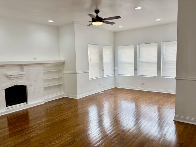 Foto del edificio - 8053 S Throop St