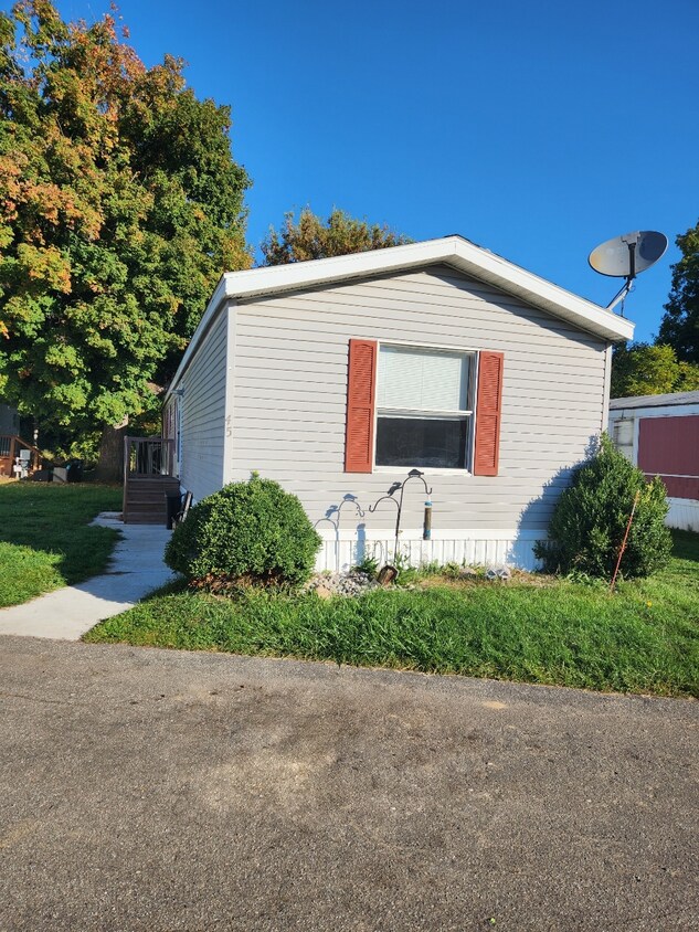 1716 E Lansing Rd Unit 45, Charlotte, MI 48813 Apartment for Rent in Charlotte, MI
