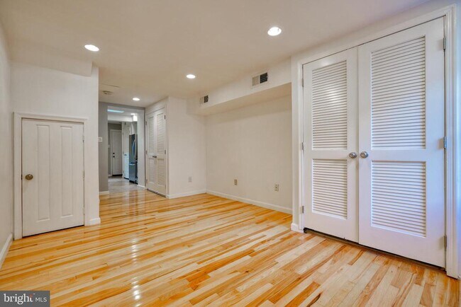 Foto del edificio - 1029 Booth St