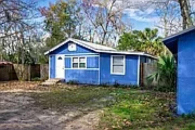 Foto del edificio - 531 New Berlin Rd