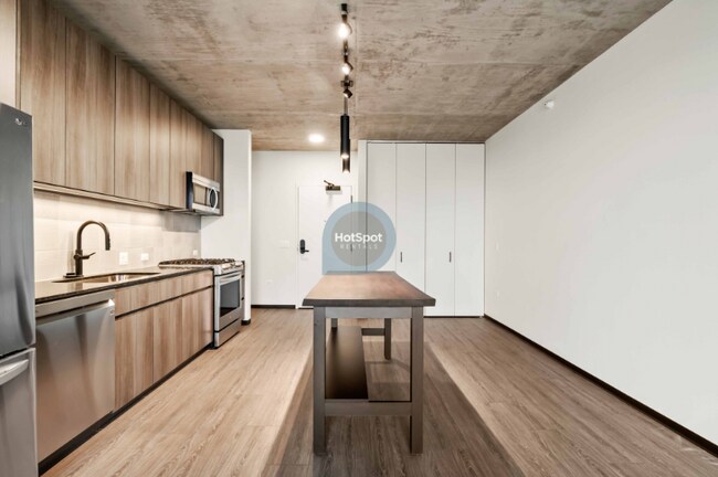 Foto del edificio - 1458 W Randolph St