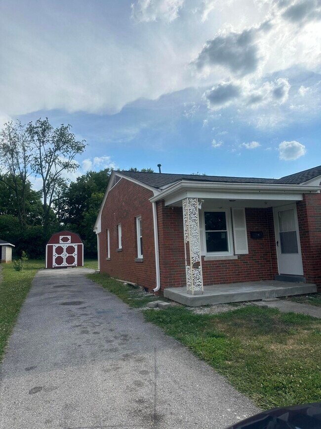 Building Photo - 126 Greenbriar Rd