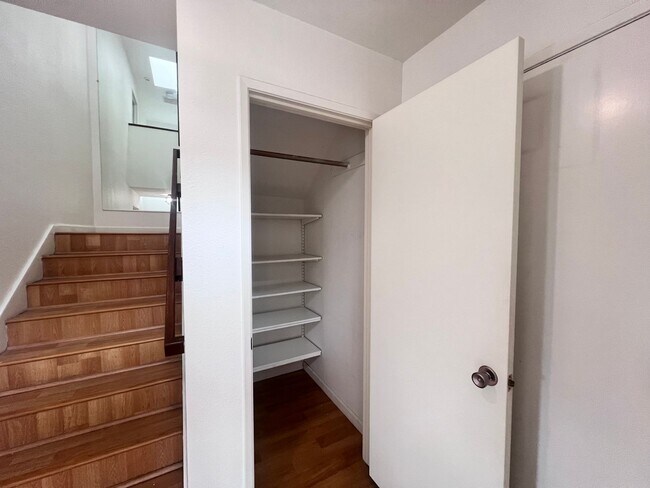Foto del edificio - Two Story 3 Bed/Bath Single Family Home In Milpitas, Ca. For Rent!!! $500 OFF FIRST MONTHS RENT!