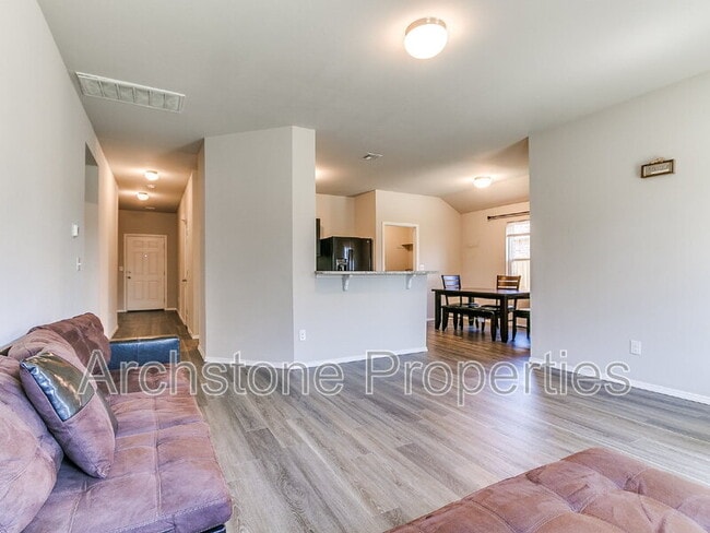 Building Photo - 1308 Dustin Dr
