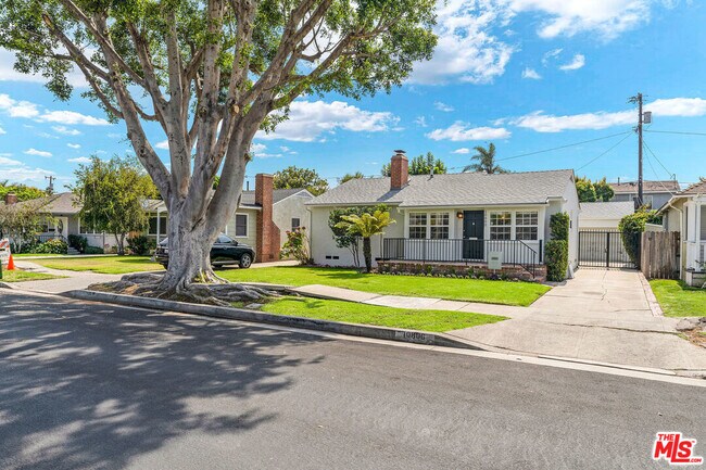 Foto del edificio - 10800 Esther Ave