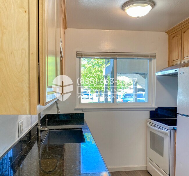 Building Photo - 751 San Jule Ct