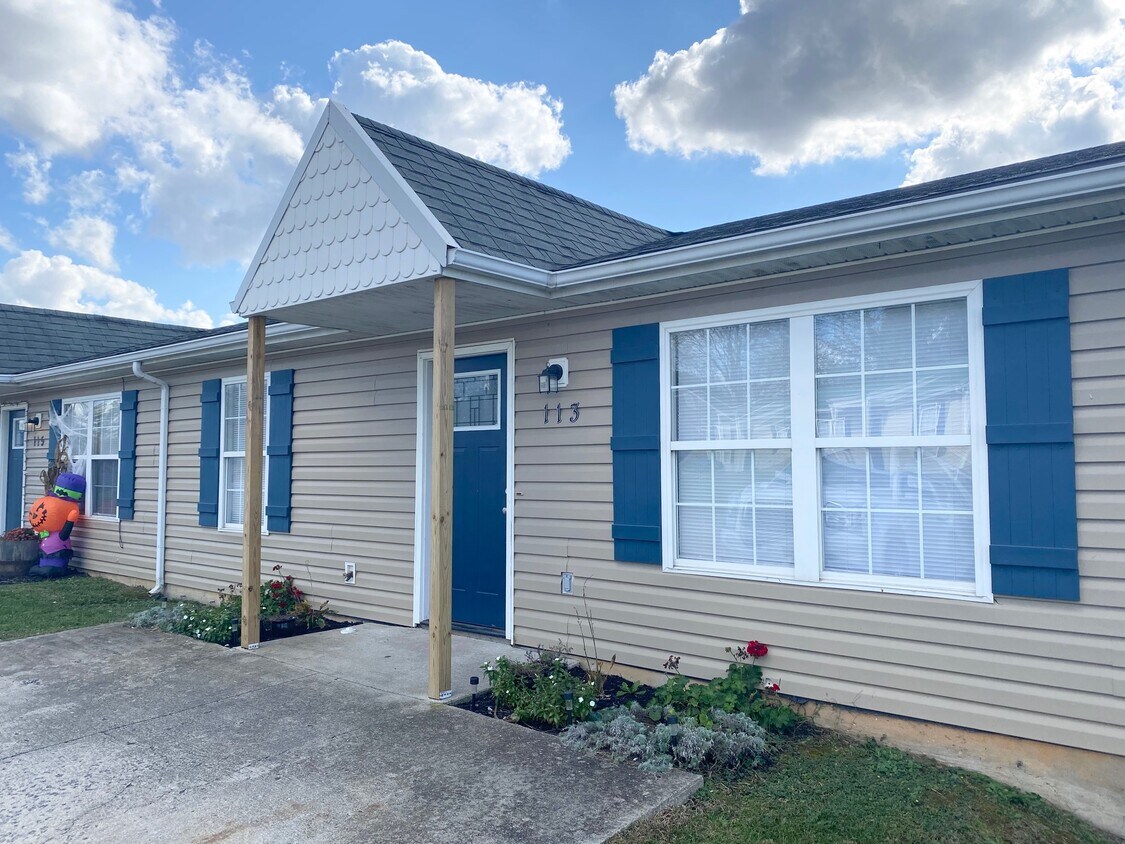 Foto principal - 113 Landmark Dr