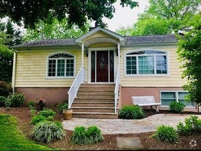 Building Photo - 18 Adele Rd