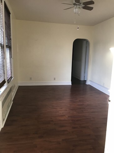 Building Photo - 3907 Lyme Ave