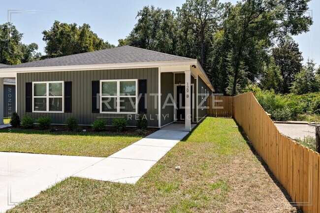 Building Photo - 129 Harris Ave
