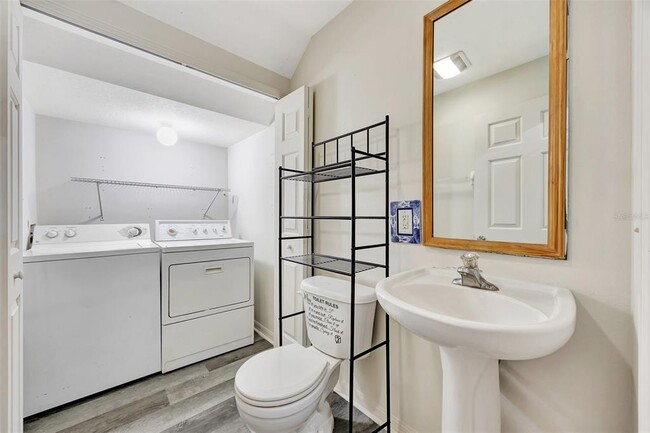 Building Photo - 3870 Island Way