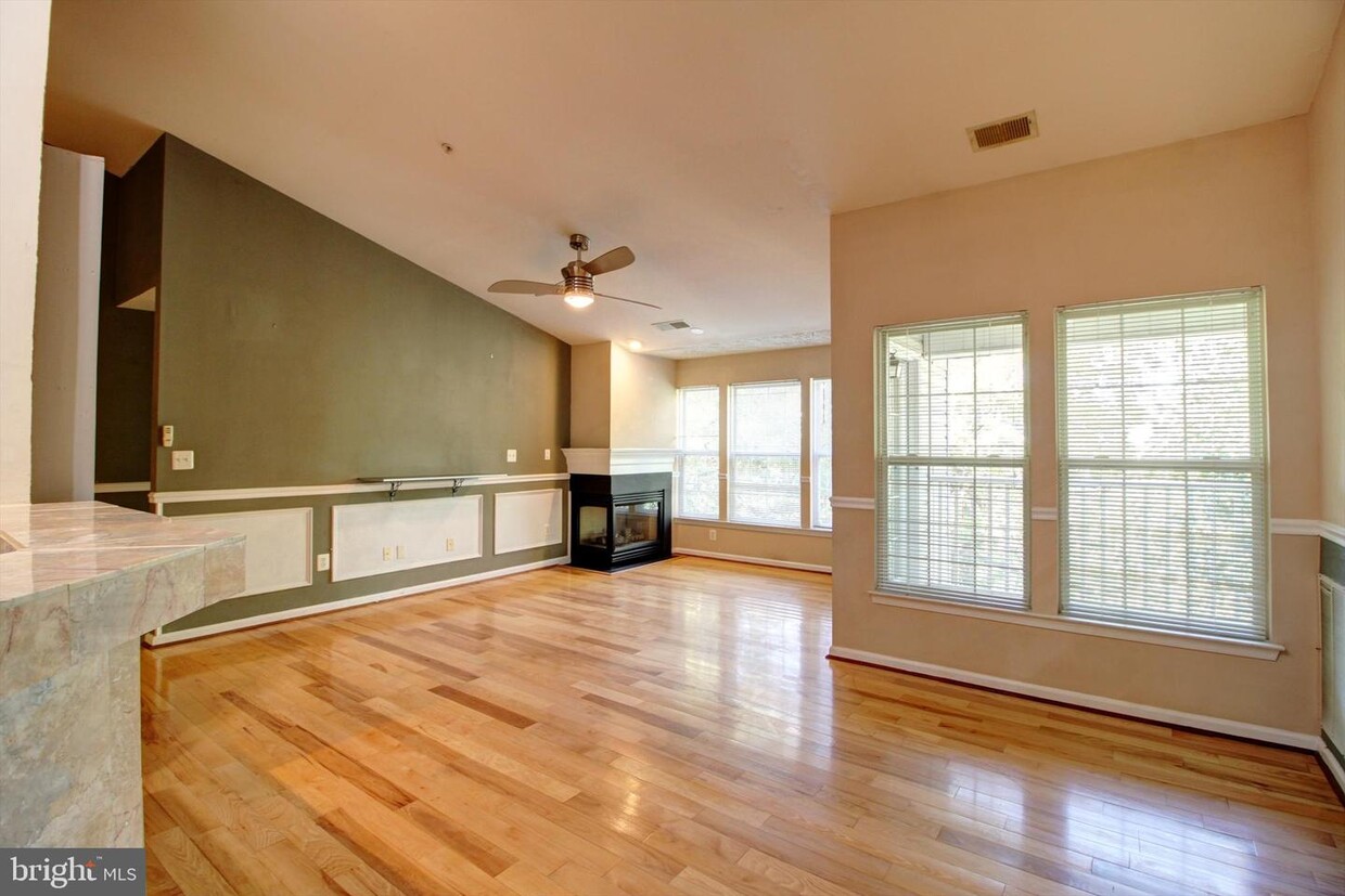 Primary Photo - 500 Leahy Ct