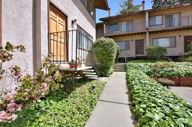 Entrance to the Townhome - 3800 Maybelle Ave