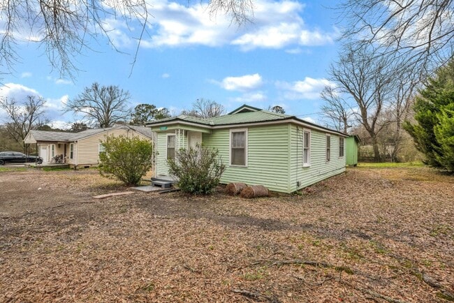 Building Photo - Renovated 3BR Gem in Sumiton