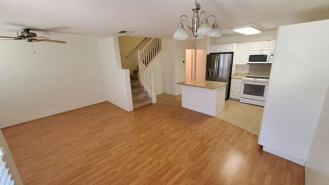 Foto del edificio - Spinnaker Townhomes at Ocean Pointe