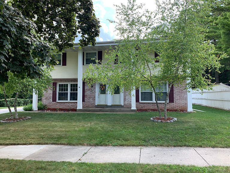 N40W5513 Wilshire Dr, Cedarburg, WI 53012 Townhome Rentals in