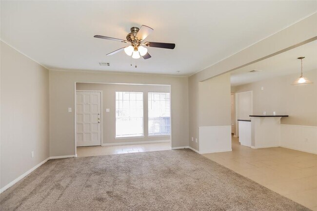 Building Photo - 2511 Tinechester Dr