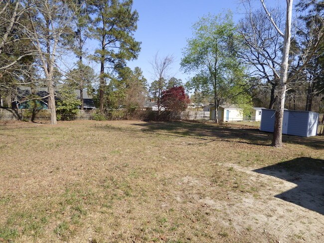 Building Photo - 503 Longview Dr