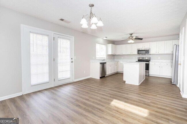 Foto del edificio - 109 Silver Bow Ln