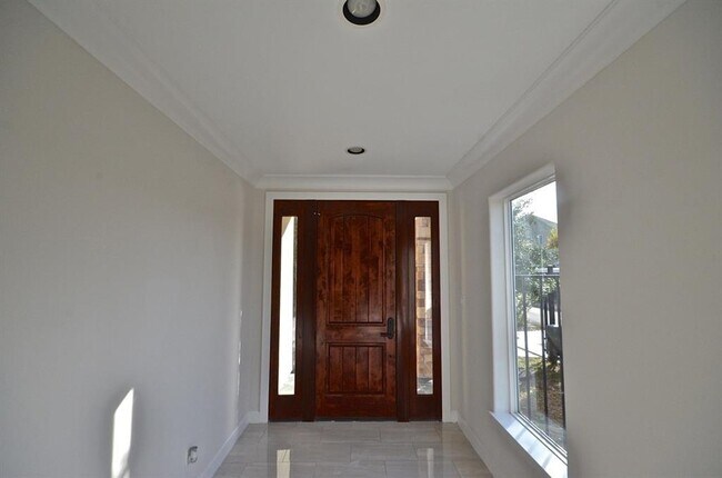 Foto del edificio - 1312 Reinerman St
