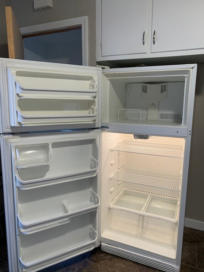 Fridge Cleanliness - 6092 Stanbury Rd