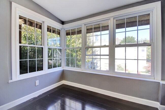 Building Photo - 20 51st St