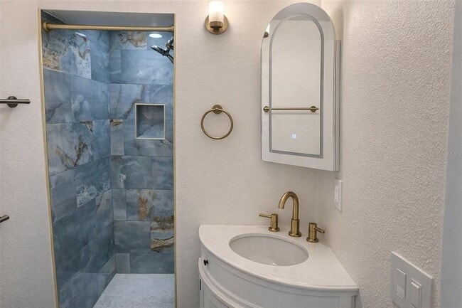 Foto del edificio - 4018 29th Ave W