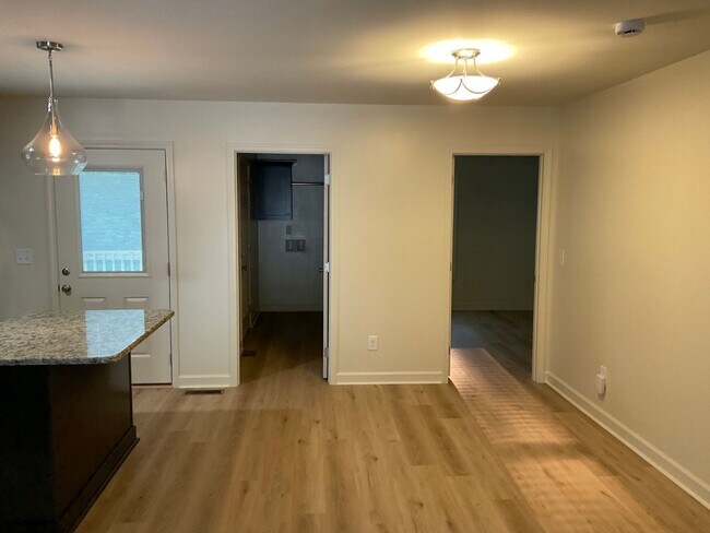 Foto del edificio - 1287 Janice Rd