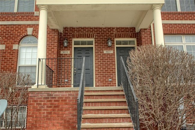 Building Photo - 3031 Camden Dr