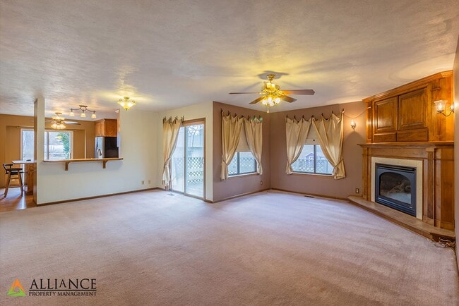Building Photo - 360° VIRTUAL TOUR ~ Amazing, Spacious Home...
