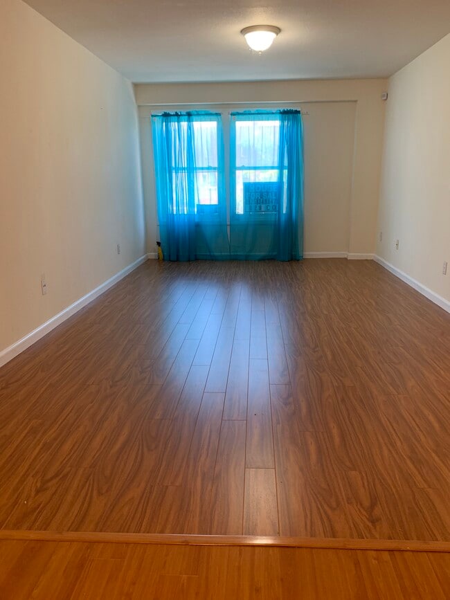 Building Photo - 485 8th St