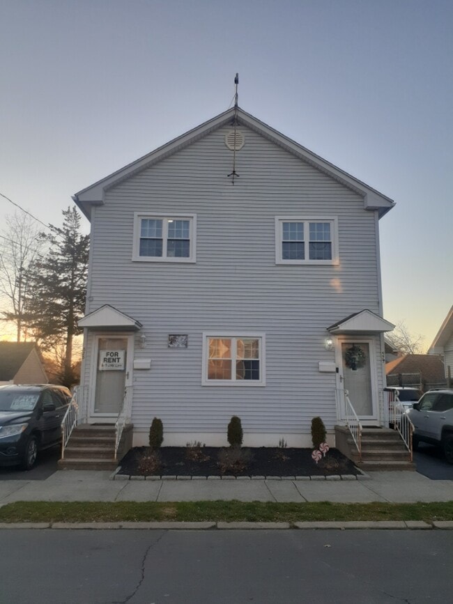 Building Photo - 525 Wayne St