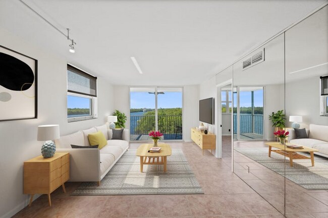 Foto del edificio - 689 NE 6th Ct