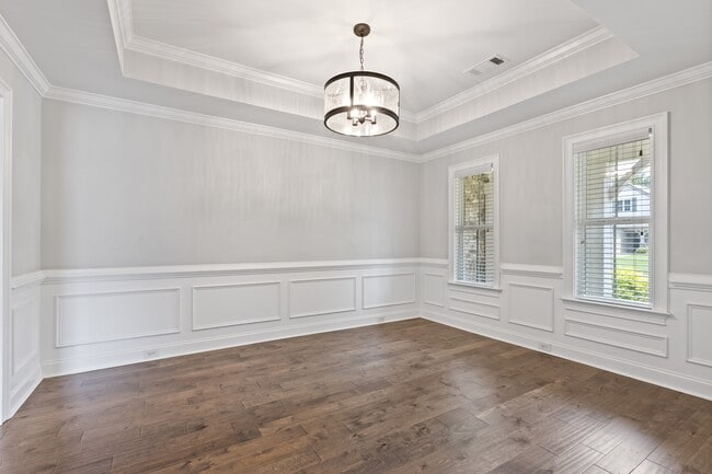 Building Photo - 2442 Snowshill Ln
