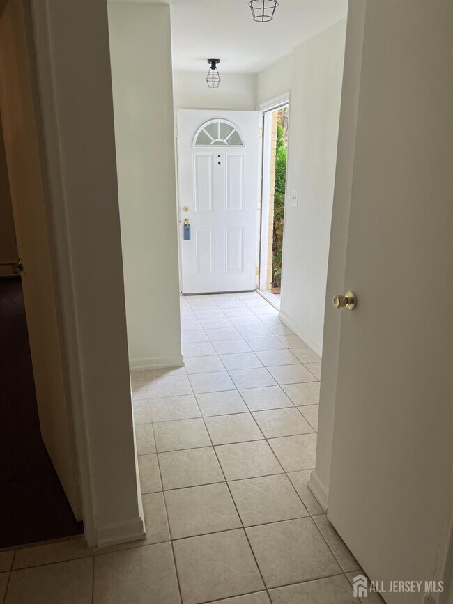 Foto del edificio - 18 Lake Ave