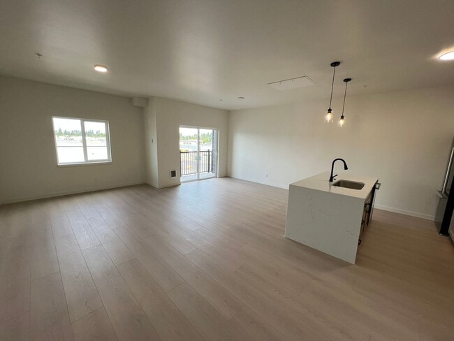 Interior Photo - The Lucille