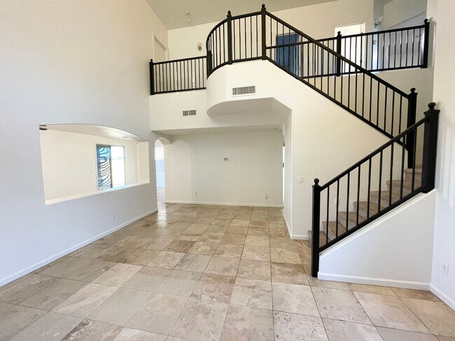 Building Photo - Beautiful 4 bed/2.5 bath Home in Cottonfie...