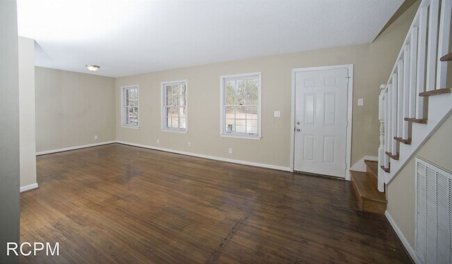 Foto del edificio - 4 br, 2.5 bath House - 6217 Menifee Dr