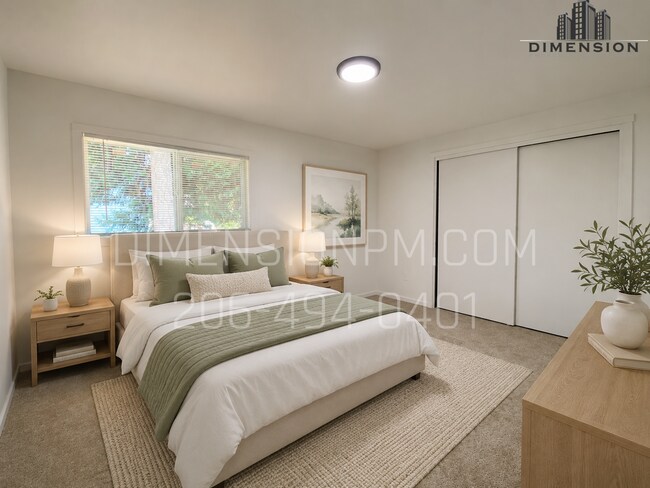 Foto del edificio - Nice, refreshed duplex with fireplace and W&D hook ups in Edgewood! Available NOW!