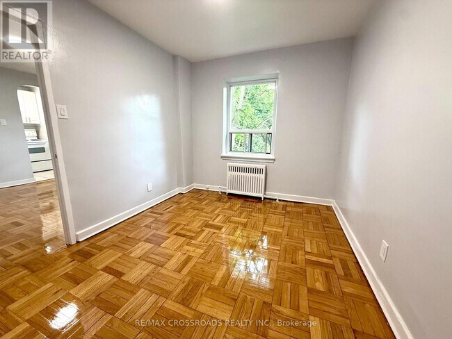 Photo du bâtiment - 2770-2770 Yonge St