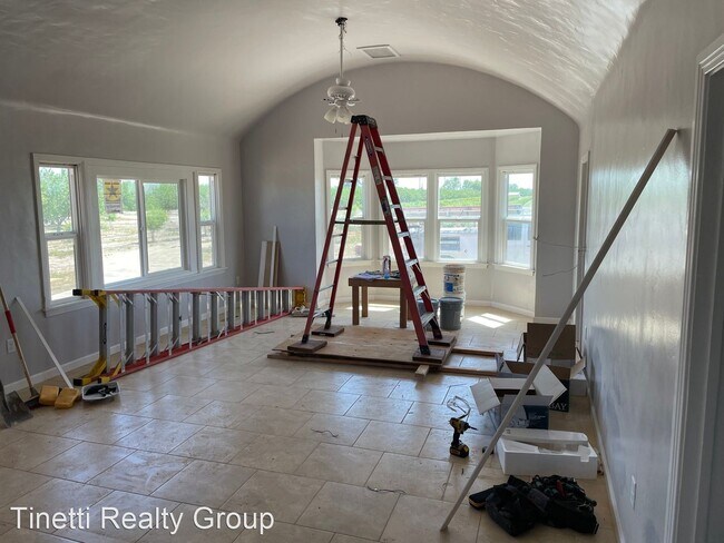 Foto del edificio - 5 br, 2 bath House - 5781 Grove Ave.