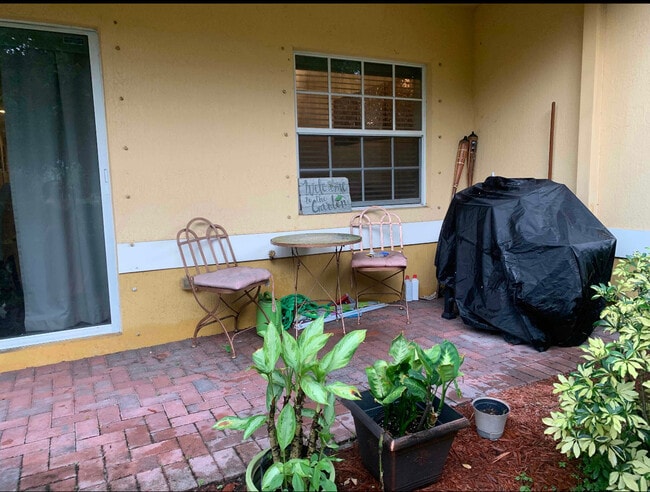 Back Patio - 1359 Avon Ln