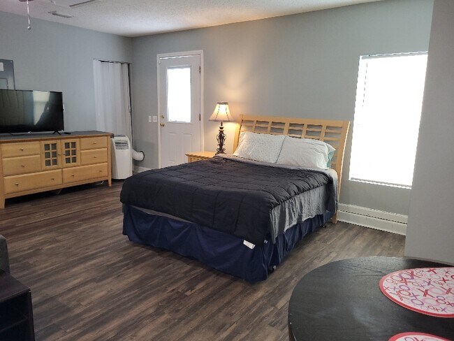 Foto del edificio - 8580 Springtree Road