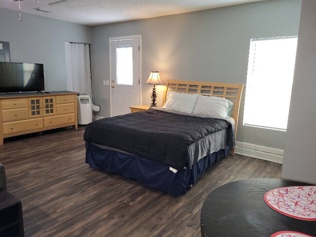 Building Photo - 8580 Springtree Road