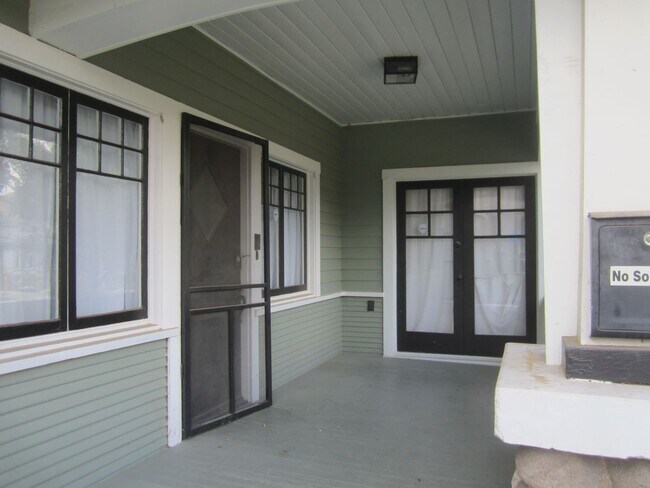 Foto del edificio - Wood Street Charmer