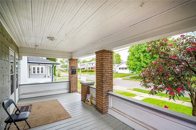 Building Photo - 402 E York St