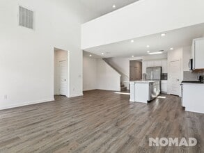 Building Photo - 272 Geminiflora Bend