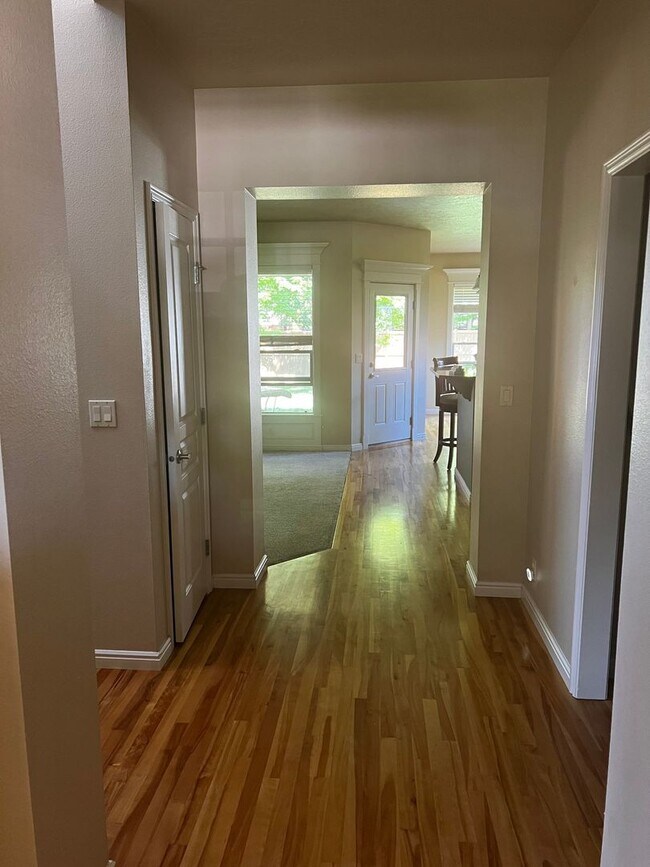 3720 N Heritage View Ave Meridian - Luxury Living Stunning Home With Marble Meridian Id Building Photo 