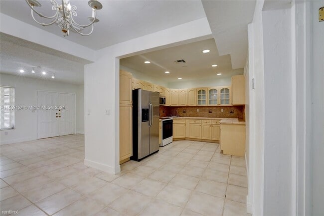 Foto del edificio - 4 br, 2 bath House - 6410 SW 2nd St # A