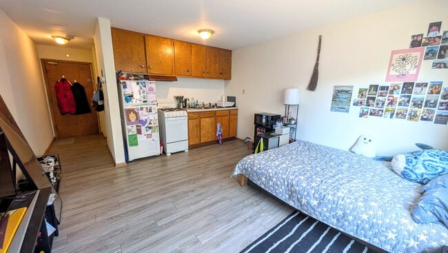 Interior Photo - 1215 4th Street SE